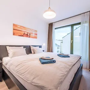 https://quiet-new-apartment-near-city-center-with-garage.praguehotelsweb.com